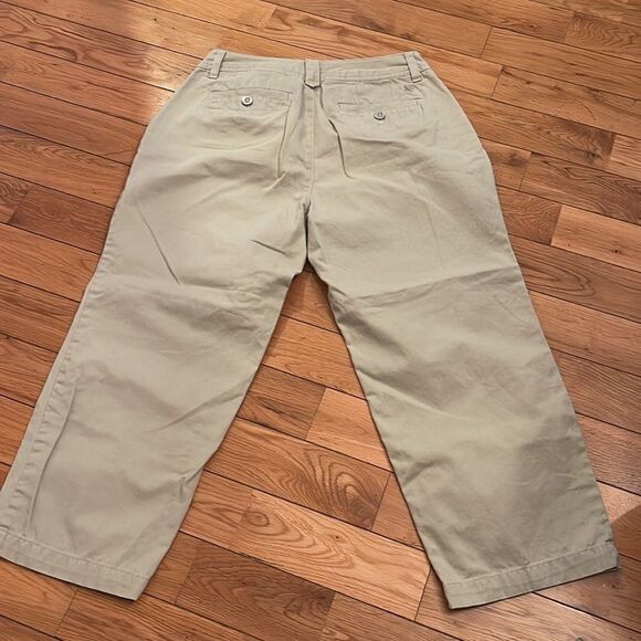 Eddie Bauer Legendwash Khaki Crops - Picture 6 of 7